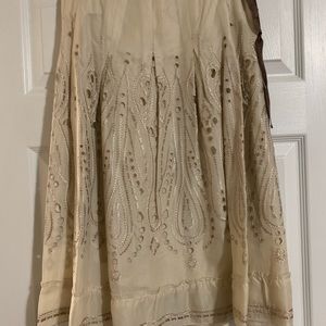 Embroidered skirt